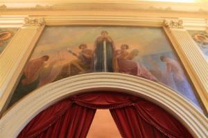Um dos destaques da visitação feita pelo Museu da Justiça é o painel "Apoteose à Justiça", do pintor André Vento, que encontra-se no antigo I Tribunal do Júri (Foto: Flávio Porto)