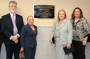 O desembargador Manoel Alberto; a procuradora de Justiça Maria do Carmo Casanova, irmã da Juíza Rute Viana Lins;  a presidente do TJRJ, desembargadora Leila Mariano, e a juíza diretora do Fórum de Mesquita, Cristina de Faria Cordeiro (Foto: Alexandre Moreira)