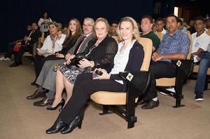 Na primeira fila do auditório Antonio Carlos Amorim, a desembargadora Cristina Gaulia; a presidente do TJRJ, desembargadora Leila Mariano; o desembargador Antonio Saldanha Palheiro; a juíza auxiliar da presidência, Maria Paula Gouvea Galhardo; e a diretora-geral do Deape, Rosilea Di Mais Palheiro (Foto: Alexandre Moreira)