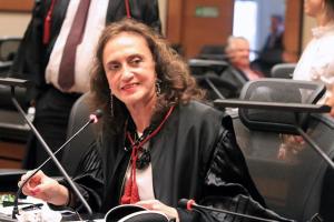 A desembargadora Nilza Bitar, no dia em que tomou posse como 2ª vice-presidente do TJRJ: atenção aos recursos criminais