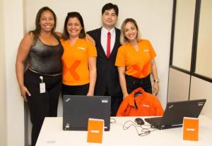 Equipe que vai atender clientes no Expressinho da Nextel dentro do JEC (Foto: Brunno Dantas/TJRJ)