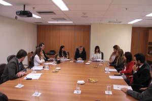O desembargador Paulo Baldez comandou a reunião que contou com a participação de representantes do MPRJ, da OAB-RJ e da Defensoria Pública (Foto: Luiz Henrique Vincent)