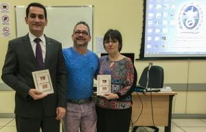 O psicólogo Lindomar Darós presenteou o juiz Sergio Luiz Ribeiro de Souza e a desembargadora Ana maria Pereira de Oliveira com o livro  'Atualidades em Psicologia Jurídica'.