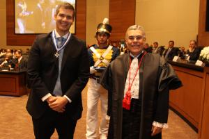 Juiz auxiliar da Presidência Marcello Rubioli recebe homenagem