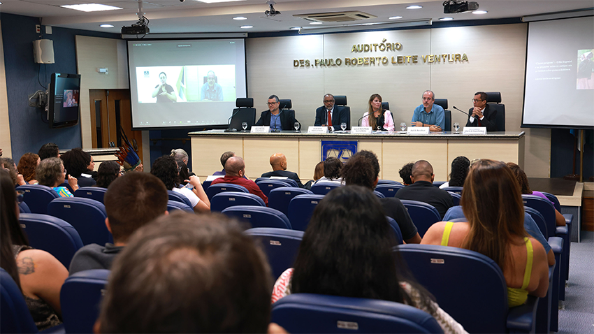 1º Seminário O Arquivo do Poder Judiciário do Estado do Rio de Janeiro revisitando o 13 de maio: O que o acervo de documentos pode nos revelar?